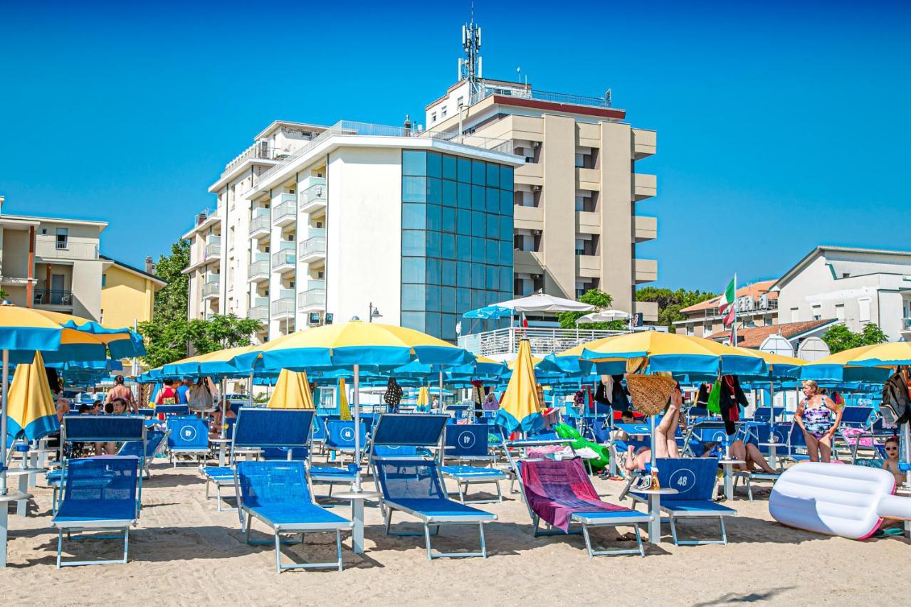 Hotel Ambasciatori Белларія-Іджеа-Марина Екстер'єр фото